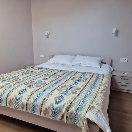 Apartment Vernygory 14 *