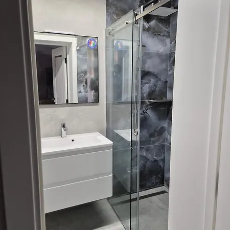 Vernygory 14 Apartment