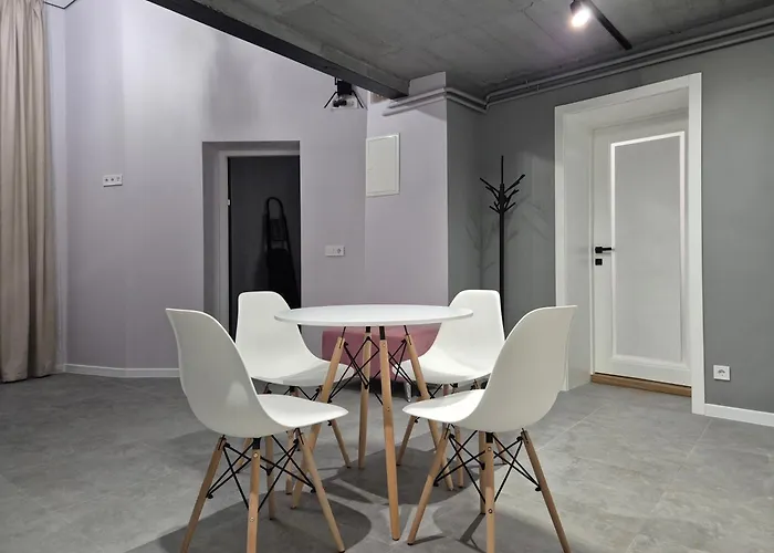 Vernygory 14 公寓 *